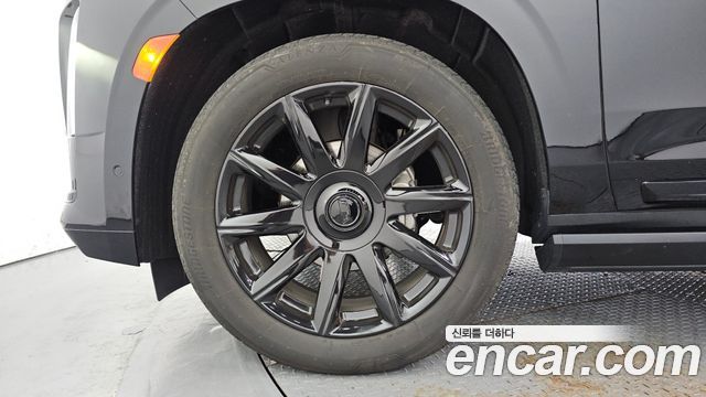 Cadillac Escalade (V) 6.2 Premium Luxury Platinum 2023 — фото 5