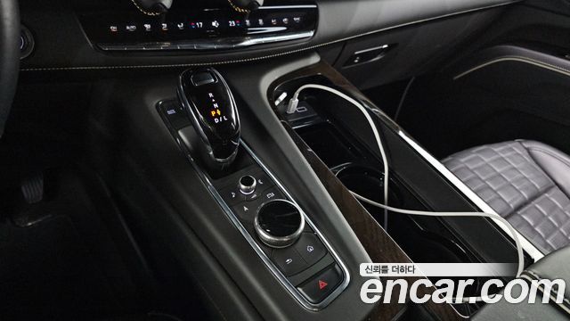 Cadillac Escalade (V) 6.2 Premium Luxury Platinum 2023 — фото 9