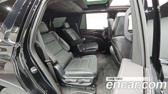 Cadillac Escalade (V) 6.2 Premium Luxury Platinum 2023 — фото 11