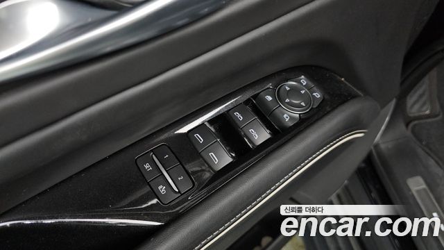 Cadillac Escalade (V) 6.2 Premium Luxury Platinum 2023 — фото 16