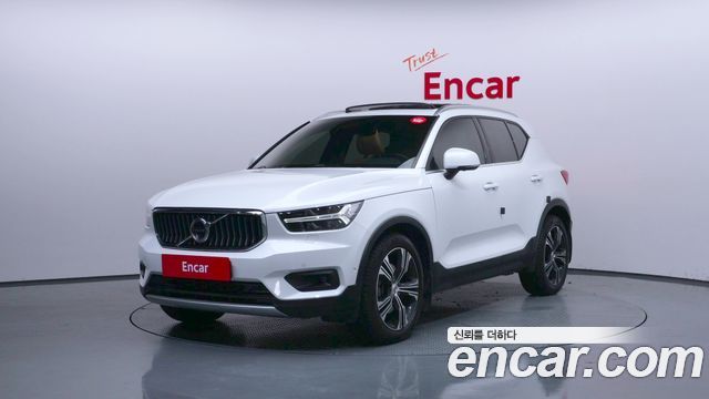 Volvo XC40 B4 Inscription 2021 — фото 1