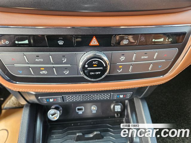 KG Mobility (SsangYong) Rexton Sports Khan Diesel 2.2 4WD Dynamic Edition (5-Link) 2020 — фото 13