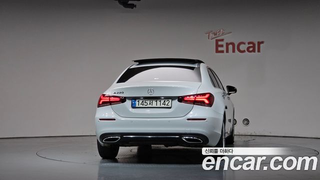 Mercedes-Benz A-Class (W177) A220 Sedan 2020 — фото 4