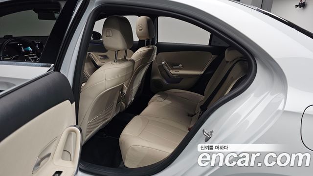 Mercedes-Benz A-Class (W177) A220 Sedan 2020 — фото 12