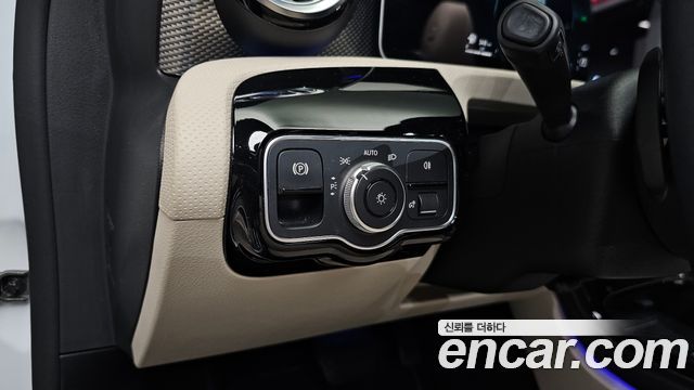 Mercedes-Benz A-Class (W177) A220 Sedan 2020 — фото 30