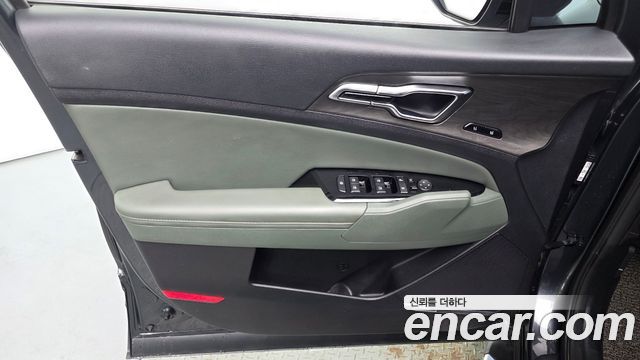 Kia Sportage Hybrid (V) 30Th Edition 4WD 2024 — фото 24