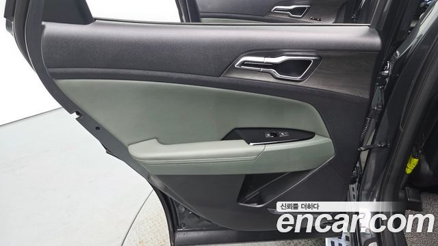 Kia Sportage Hybrid (V) 30Th Edition 4WD 2024 — фото 25