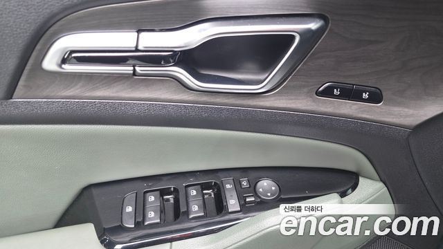 Kia Sportage Hybrid (V) 30Th Edition 4WD 2024 — фото 29