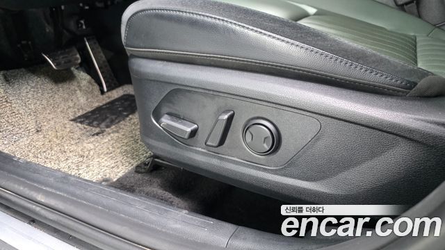 Kia Sportage Hybrid (V) 30Th Edition 4WD 2024 — фото 31