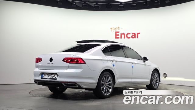 Volkswagen Passat GT (B8) 2.0 TDI Prestige 2022 — фото 2