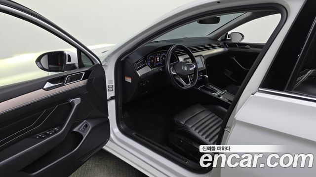 Volkswagen Passat GT (B8) 2.0 TDI Prestige 2022 — фото 10