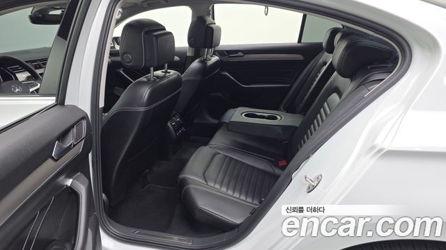 Volkswagen Passat GT (B8) 2.0 TDI Prestige 2022 — фото 12