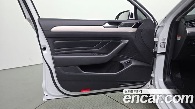 Volkswagen Passat GT (B8) 2.0 TDI Prestige 2022 — фото 24
