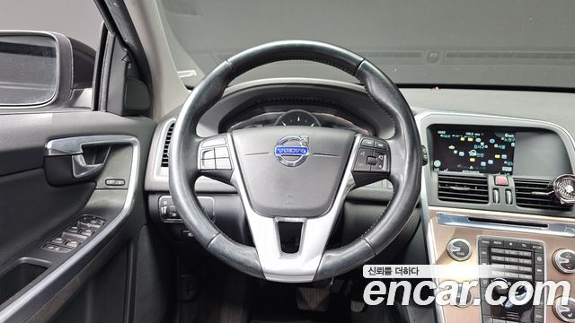 Volvo XC60 D3 1st 2016 — фото 13