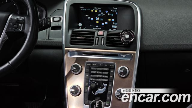 Volvo XC60 D3 1st 2016 — фото 14