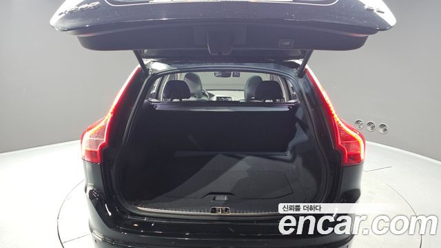 Volvo XC60 D3 1st 2016 — фото 20