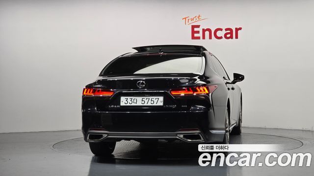 Lexus LS500 (V) 3.5 Luxury AWD 2019 — фото 4