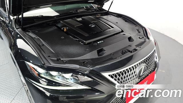 Lexus LS500 (V) 3.5 Luxury AWD 2019 — фото 6