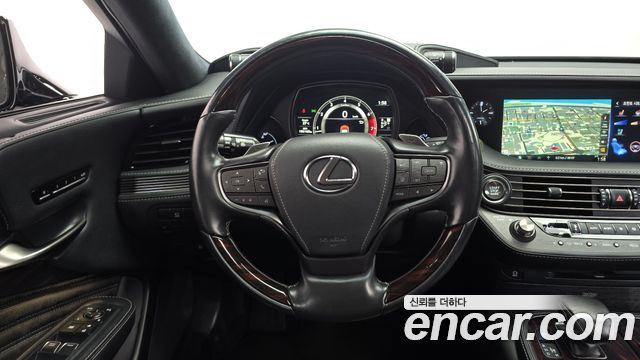 Lexus LS500 (V) 3.5 Luxury AWD 2019 — фото 16