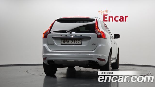 Volvo XC60 D4 1st 2017 — фото 4