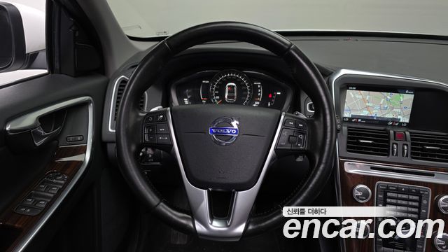 Volvo XC60 D4 1st 2017 — фото 13