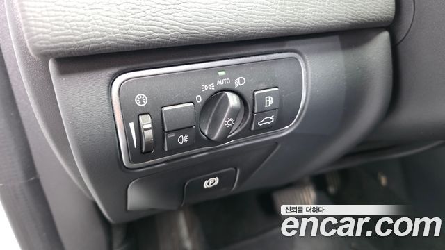 Volvo XC60 D4 1st 2017 — фото 18