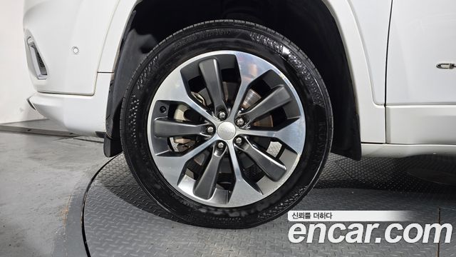 Jeep Cherokee (KL) 2.2 Diesel Overland 4WD 2019 — фото 5