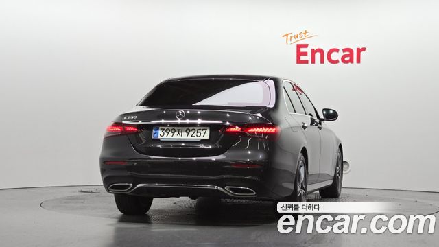 Mercedes-Benz E-Class (W213) E250 AMG Line 2023 — фото 4
