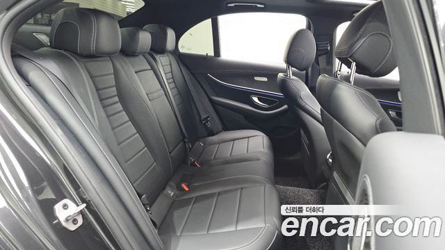 Mercedes-Benz E-Class (W213) E250 AMG Line 2023 — фото 12