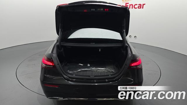 Mercedes-Benz E-Class (W213) E250 AMG Line 2023 — фото 20