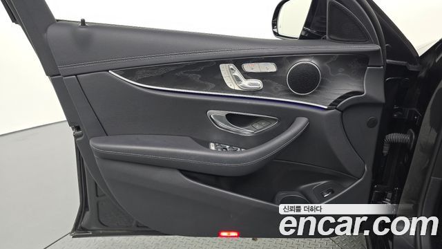 Mercedes-Benz E-Class (W213) E250 AMG Line 2023 — фото 24