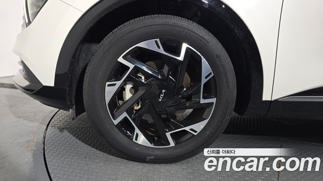 Kia Sportage (V) Gasoline 1.6 Turbo 2WD Signature 2023 — фото 5
