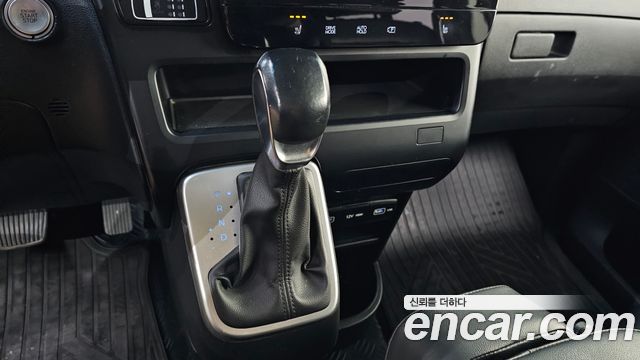 Hyundai Staria 4WD Tourer 9-Seater Modern 2022 — фото 9