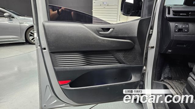 Hyundai Staria 4WD Tourer 9-Seater Modern 2022 — фото 24