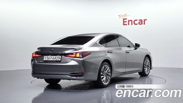 Lexus ES300h (VII) Luxury Plus 2022 — фото 2