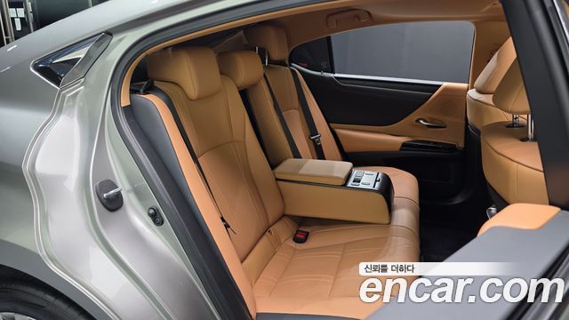 Lexus ES300h (VII) Luxury Plus 2022 — фото 11