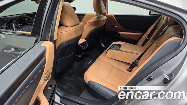 Lexus ES300h (VII) Luxury Plus 2022 — фото 12