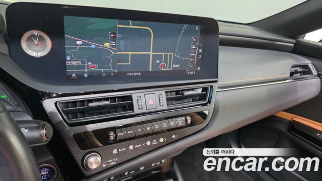 Lexus ES300h (VII) Luxury Plus 2022 — фото 14