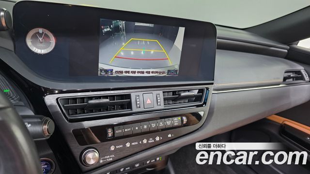 Lexus ES300h (VII) Luxury Plus 2022 — фото 17