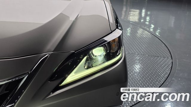 Lexus ES300h (VII) Luxury Plus 2022 — фото 22