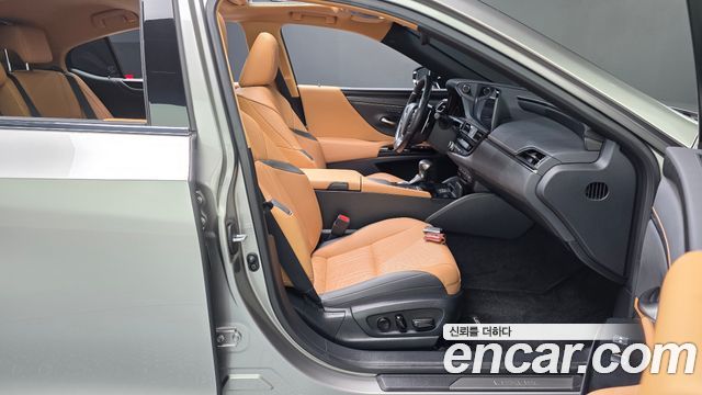 Lexus ES300h (VII) Luxury Plus 2022 — фото 26