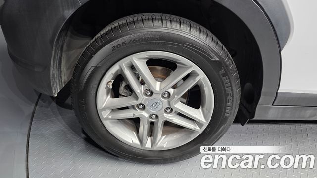 Hyundai Kona Gasoline 2.0 2WD Smart 2023 — фото 5