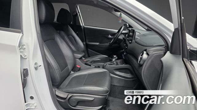 Hyundai Kona Gasoline 2.0 2WD Smart 2023 — фото 11