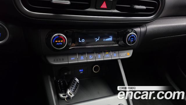Hyundai Kona Gasoline 2.0 2WD Smart 2023 — фото 17