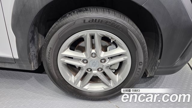 Hyundai Kona Gasoline 2.0 2WD Smart 2023 — фото 21