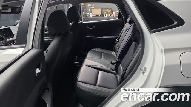 Hyundai Kona Gasoline 2.0 2WD Smart 2023 — фото 26