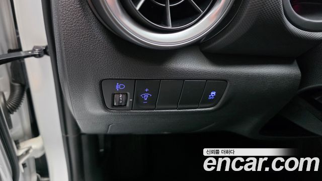 Hyundai Kona Gasoline 2.0 2WD Smart 2023 — фото 30