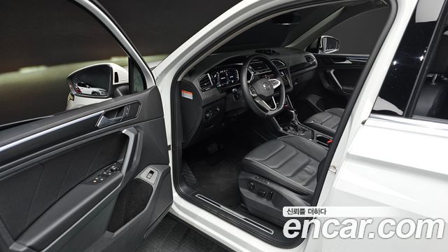 Volkswagen Tiguan (II) 2.0 TDI Prestige 2023 — фото 10