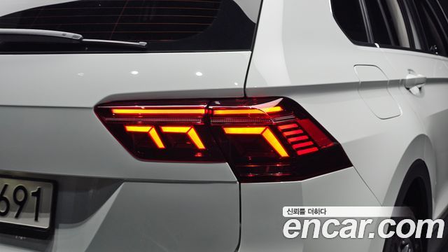 Volkswagen Tiguan (II) 2.0 TDI Prestige 2023 — фото 23