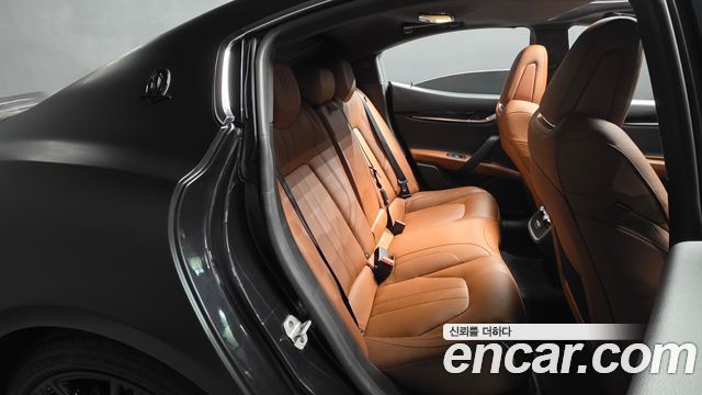 Maserati Ghibli 3.0S Q4 GranSport 3rd 2018 — фото 11